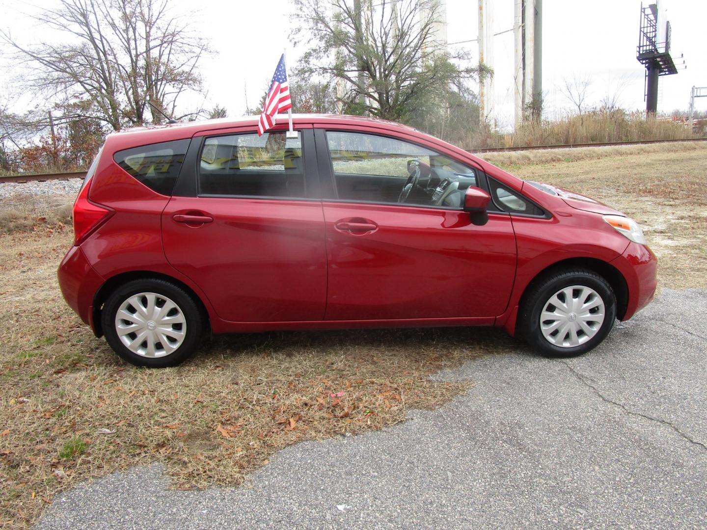 2015 Red Nissan Versa Note (3N1CE2CPXFL) , located at 2553 Airline Blvd, Portsmouth, VA, 23701, (757) 488-8331, 36.813889, -76.357597 - Photo#4